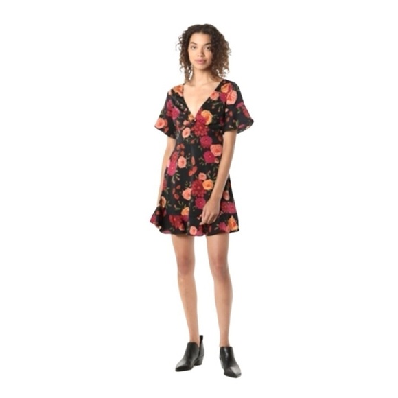 cupcakes & cashmere Dresses & Skirts - 𝅺CUPCAKES and cashmere Frankie Satin Dress size 0